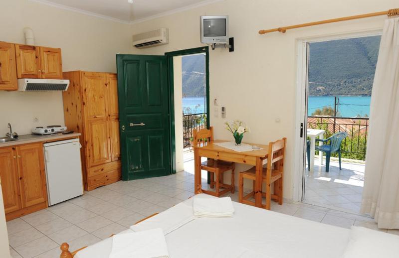 Mediterraneo Studios Vasilikí Eksteriør bilde